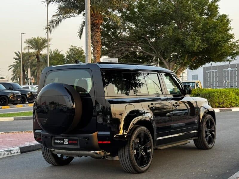 2026 Land Rover Defender HSE P400 X-DAYNAMIC GCC FULLY LOADED Black Brown