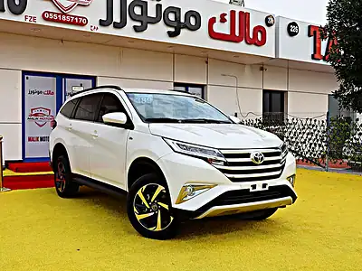 2022 Toyota Rush EX 4 Cylinders Engine White Black SUV GCC Specs