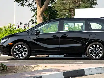 2025 Honda Odyssey TOURING 3.5L 6 Cylinder GCC Spec Black Beige