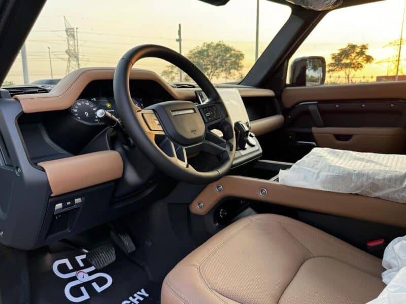 2026 Land Rover Defender HSE P400 X-DAYNAMIC GCC FULLY LOADED Black Brown