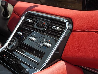 2025 Nissan Patrol Platinum 6 Cylinder Engine Automatic White Red SUV