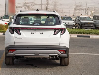 2025 Hyundai Tucson 4 Cylinders Engine Petrol White Beige SUV