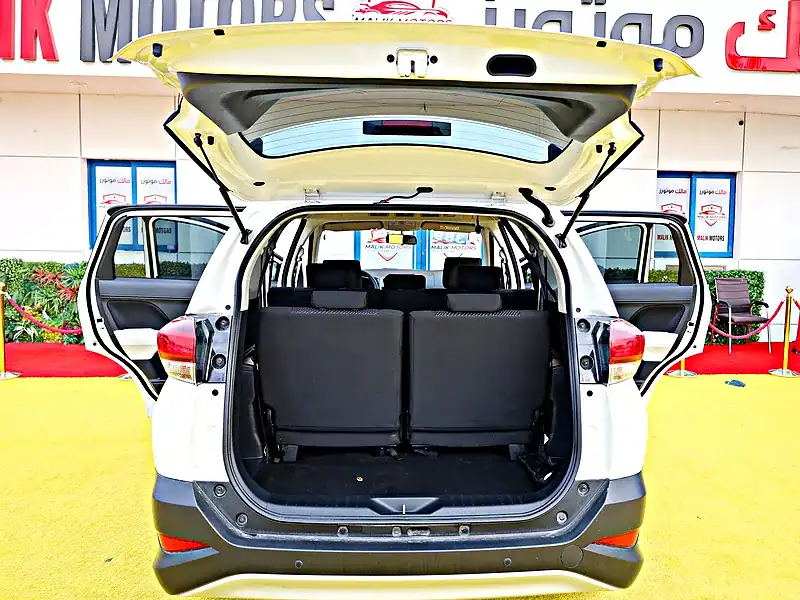 2022 Toyota Rush EX 4 Cylinders Engine White Black SUV GCC Specs