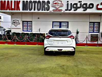 2022 Nissan Kicks SV 4 Cylinder Engine White Black SUV GCC Specs