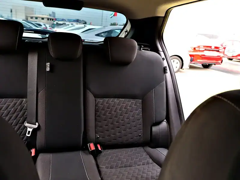 2022 Nissan Kicks SV 4 Cylinder Engine White Black SUV GCC Specs