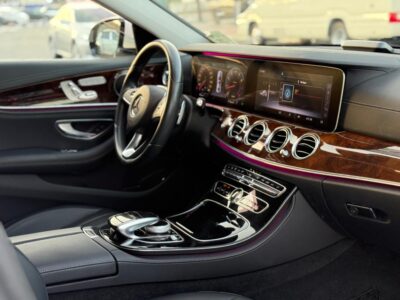 2017 Mercedes-Benz E400 3.0 litre 6 Cylinder Engine White Black Sedan