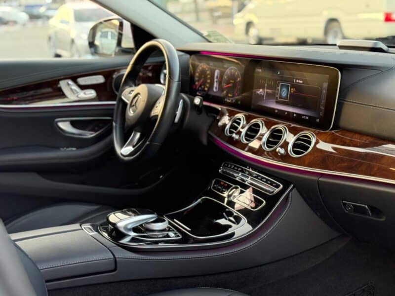 2017 Mercedes-Benz E400 3.0 litre 6 Cylinder Engine White Black Sedan