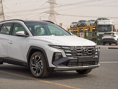 2025 Hyundai Tucson 4 Cylinders Engine Petrol White Beige SUV