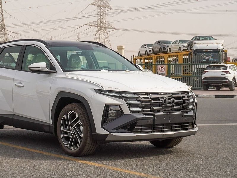 2025 Hyundai Tucson 4 Cylinders Engine Petrol White Beige SUV