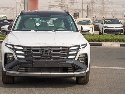 2025 Hyundai Tucson 4 Cylinders Engine Petrol White Beige SUV