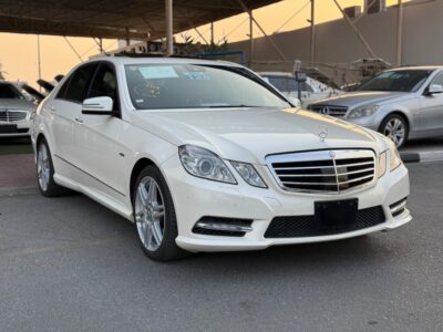 2012 Mercedes-Benz E550 4.6-liter V8 Engine White Black Sedan