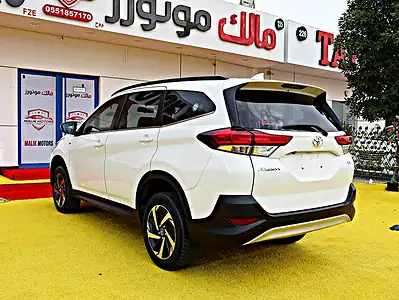 2022 Toyota Rush EX 4 Cylinders Engine White Black SUV GCC Specs