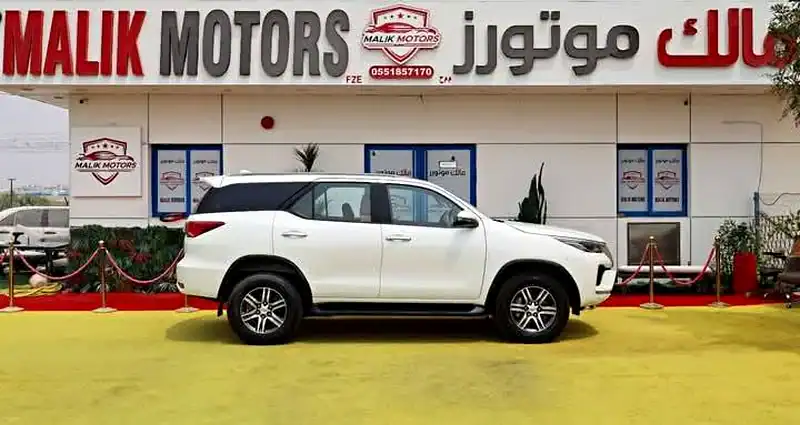 2022 Toyota Fortuner EXR 4 Cylinders Engine White Brown SUV GCC Specs