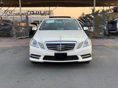 2012 Mercedes-Benz E550 4.6-liter V8 Engine White Black Sedan