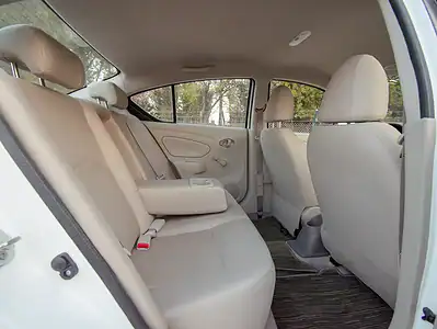 2023 Nissan Sunny SV GCC Specs 4 Cylinder Engine White Beige Sedan