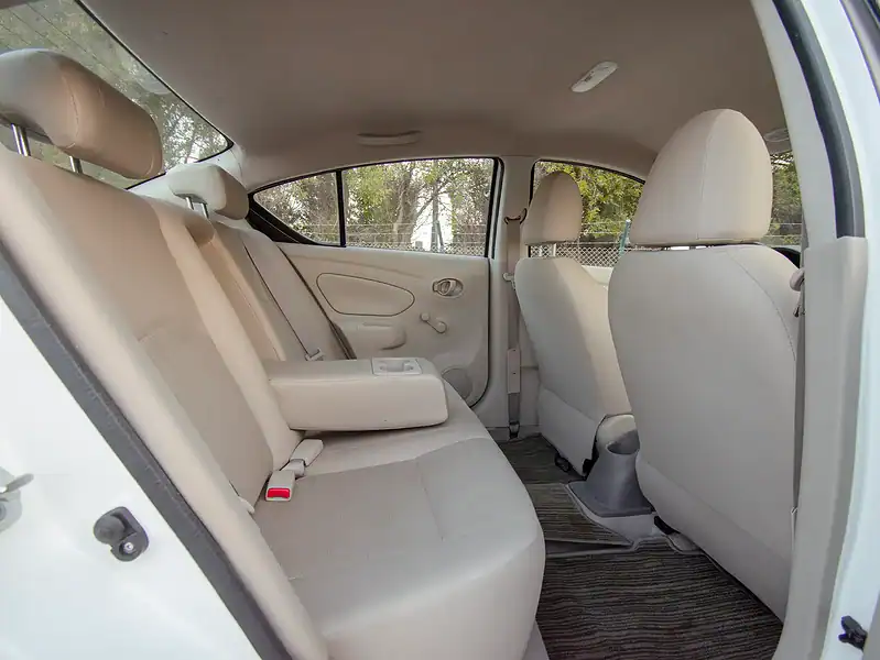 2023 Nissan Sunny SV GCC Specs 4 Cylinder Engine White Beige Sedan