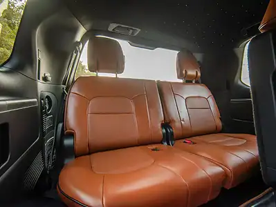 2016 Toyota Land Cruiser GXR 5.7L 8 Cylinders Engine White Brown SUV