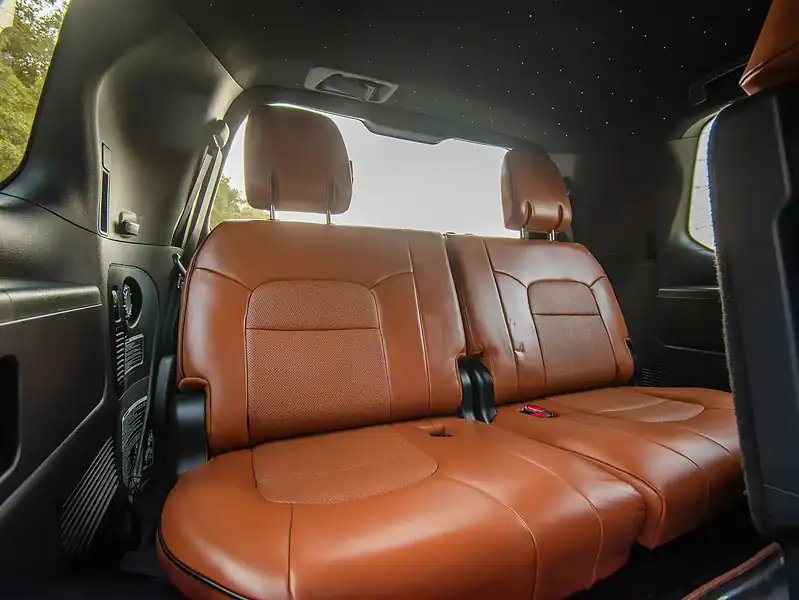 2016 Toyota Land Cruiser GXR 5.7L 8 Cylinders Engine White Brown SUV