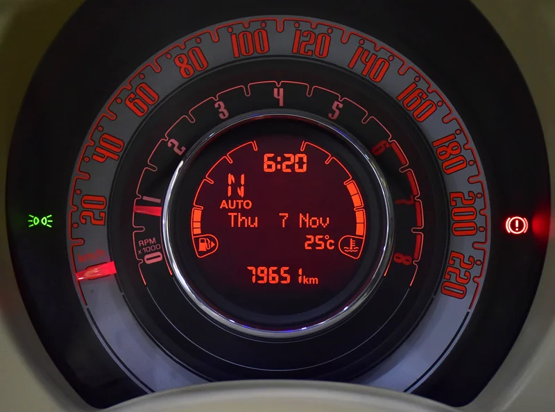 2015 Fiat 500 Lounge 4 Cylinders Engine White Red Hatchback GCC Specs