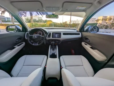 2019 Honda HR-V EX 4 Cylinders Engine Silver Beige SUV GCC Specs