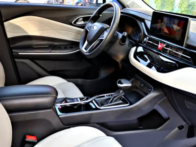 2023 JAC JS4 TURBO 4 Cylinder Engine White Beige SUV GCC Specs