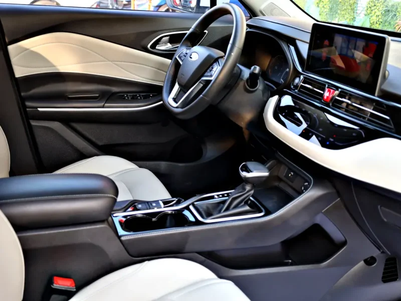 2023 JAC JS4 TURBO 4 Cylinder Engine White Beige SUV GCC Specs