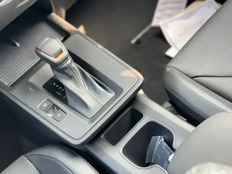 2025 Toyota Corolla Cross Other 2.0 HYBRID NEW SHAPE 4 Cylinder White Black