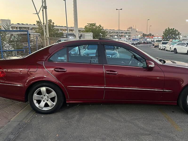 2003 Mercedes-Benz E320 3.2 litre V6 Engine Petrol Red Black Sedan