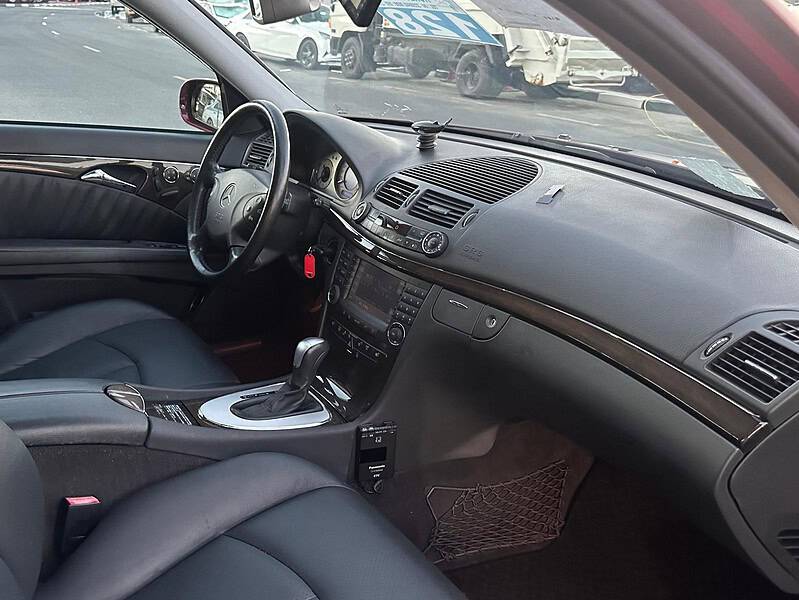 2003 Mercedes-Benz E320 3.2 litre V6 Engine Petrol Red Black Sedan