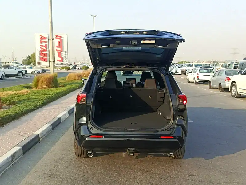 2023 Toyota Rav 4 XSE Hybrid 4 Cylinders Engine Black SUV Very Clean Car