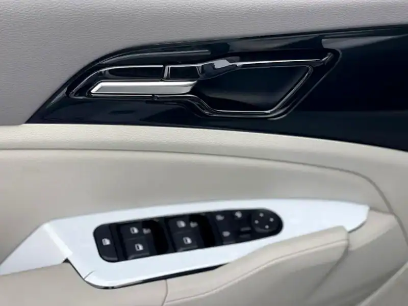 2025 Kia Sportage Other 1.5L 4 Cylinders Engine White Beige Crossover