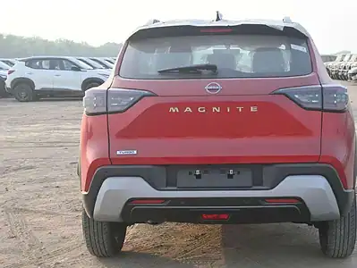 2025 Nissan Magnite SL TURBO CVT 4 Cylinders Engine Red Black SUV