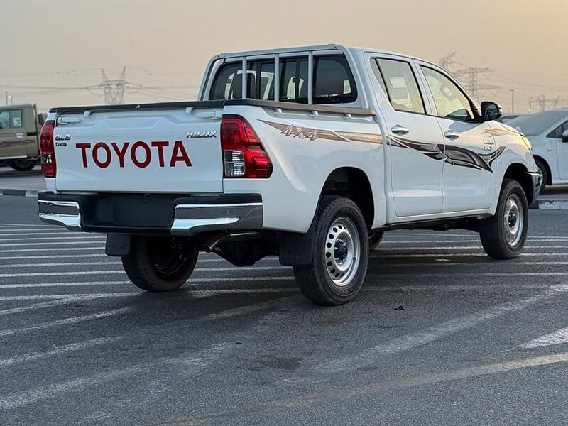 2025 Toyota Hilux GL 2 2.4L 4 Cylinders Engine AWD White Red GCC Specs
