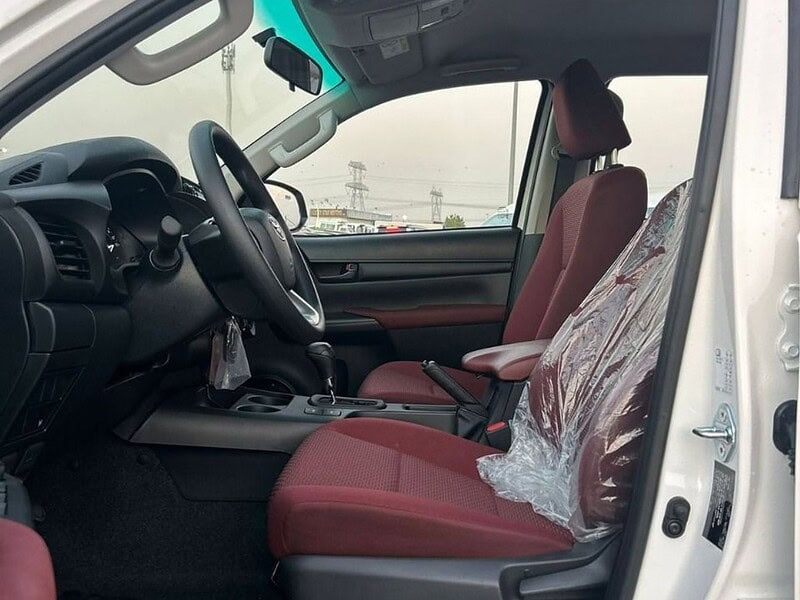 2025 Toyota Hilux DLX BASIC 2.7 4 Cylinder Engine PETROL White Red
