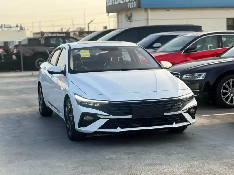 2025 Hyundai Elantra GLX Elite 1.5L 4 Cylinder Engine White Black Sedan