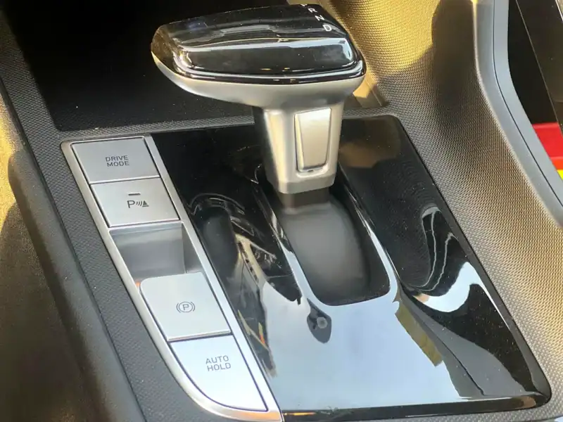 2025 Hyundai Elantra GLX Elite 1.5L 4 Cylinder Engine White Black Sedan