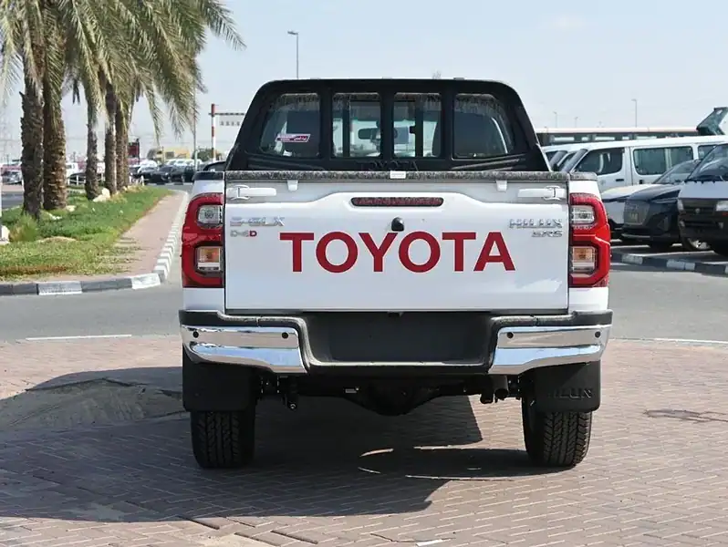 2025 Toyota Hilux S GLX 2.4L 4 Cylinder Engine 4WD AT Diesel White Red