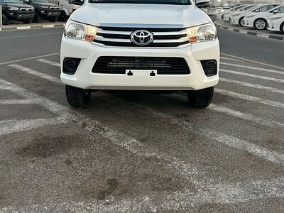 2025 Toyota Hilux DLX BASIC 2.7 4 Cylinder Engine PETROL White Red