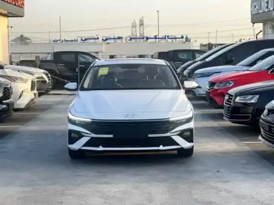 2025 Hyundai Elantra GLX Elite 1.5L 4 Cylinder Engine White Black Sedan