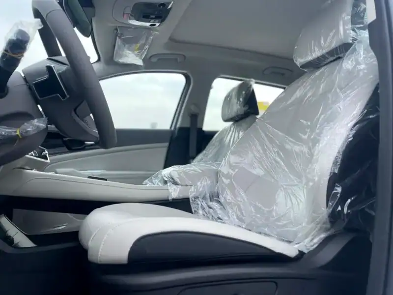 2025 Kia Sportage Other 1.5L 4 Cylinders Engine White Beige Crossover