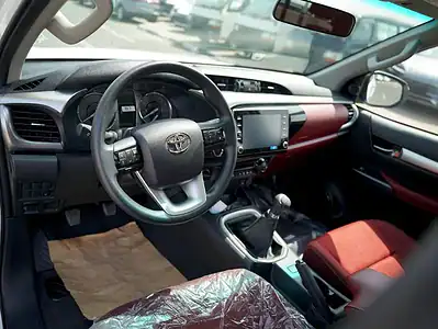 2025 Toyota Hilux GLX 2.7L Double Cab Utility 4WD MT White Red Pick Up