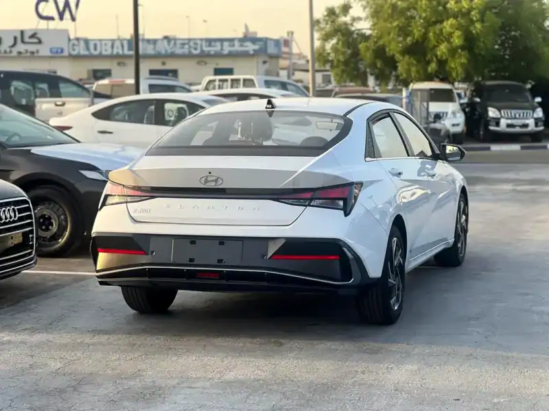 2025 Hyundai Elantra GLX Elite 1.5L 4 Cylinder Engine White Black Sedan