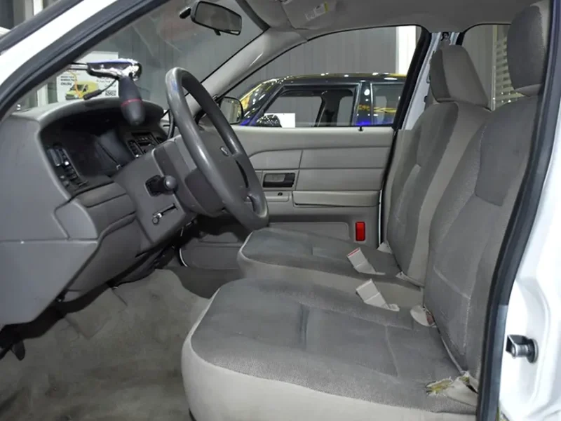 2008 Ford Crown Victoria LX 8 Cylinders Engine White Grey Sedan