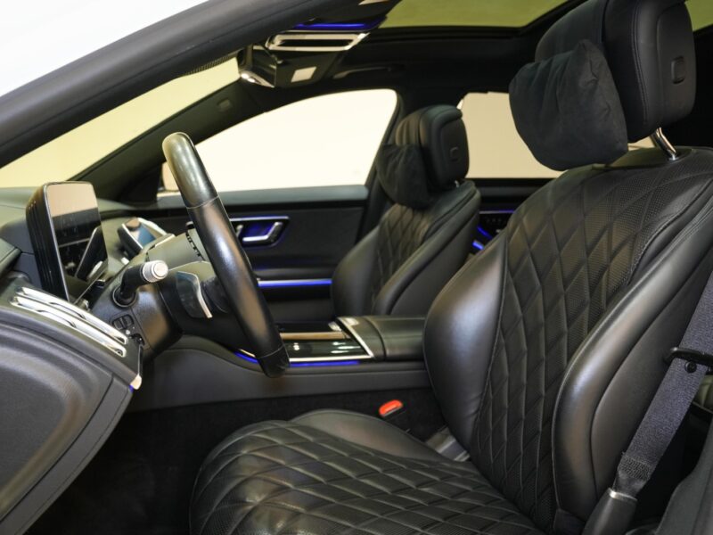 2021 Mercedes Benz S580 4.0 litre V8 Engine White Black Sedan