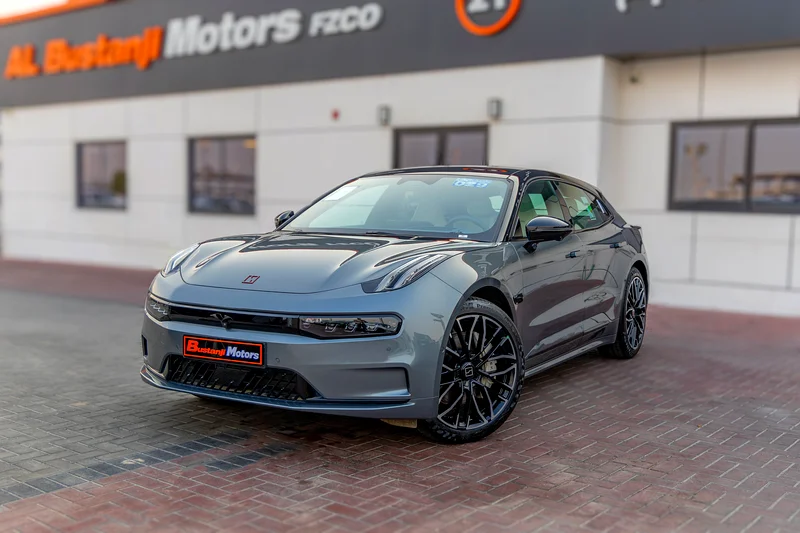 2024 Zeekr 001 Premium Grey White Sedan AWD Electric Car 550 - 650 KM GCC