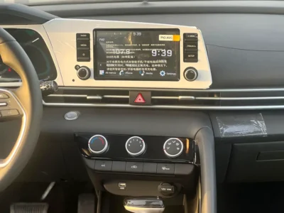 2025 Hyundai Elantra GLX Elite 1.5L 4 Cylinder Engine White Black Sedan