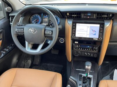 Toyota Fortuner SR5 Plus 4.0L V6 Cylinder PETROL 2025 GCC White Tan SUV