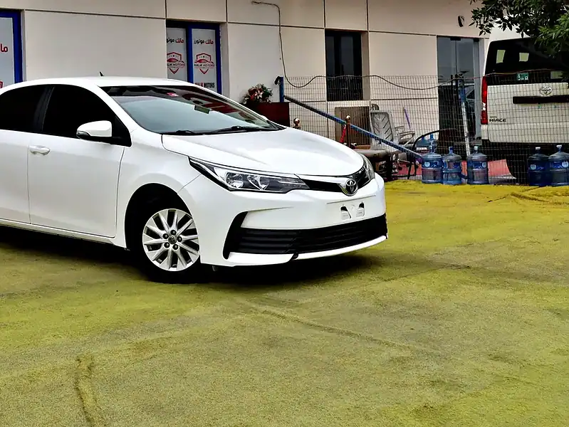 2018 Toyota Corolla XLI 4 Cylinders Engine Petrol White Beige Sedan