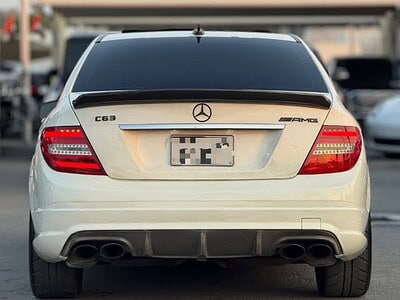 2010 Mercedes-Benz C 63 AMG 6.2L AMG V8 Gul Carbon Fiber White Black