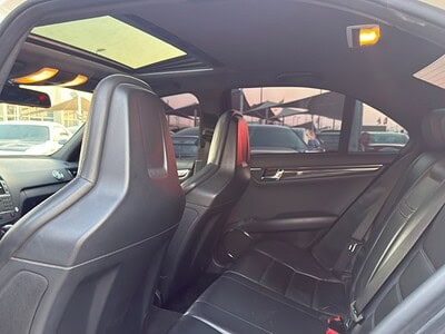 2010 Mercedes-Benz C 63 AMG 6.2L AMG V8 Gul Carbon Fiber White Black